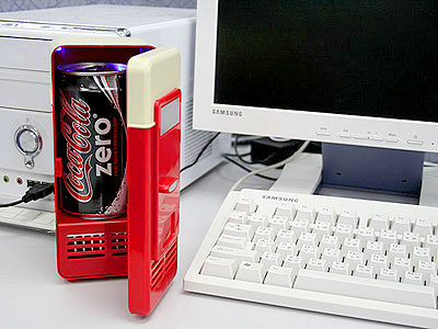 geladeira USB - Mini-geladeira USB garante sua bebida “no ponto” em cinco minutos
