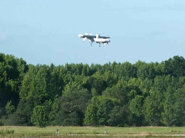 ID21978 600 - Aeronave de ataque não tripulada é controlada por dois computadores de bordo rodando Linux