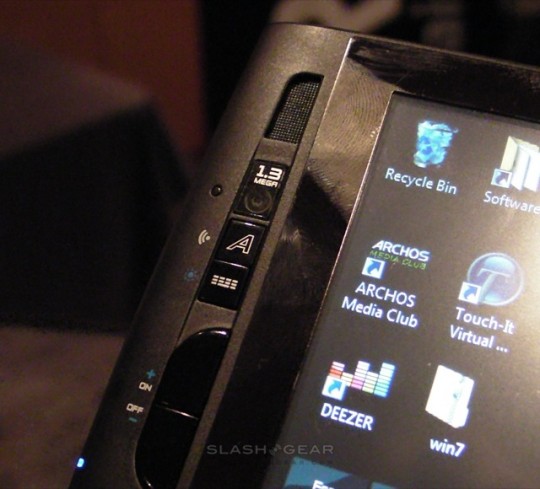 Archos anuncia tablets com Google Android e Windows 7 archos 9 internet tablet slashgear - Archos anuncia tablets com Google Android e Windows 7