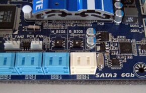 Nova e melhorada GA-P55A-UD4 (SATA 3 e USB 3.0)