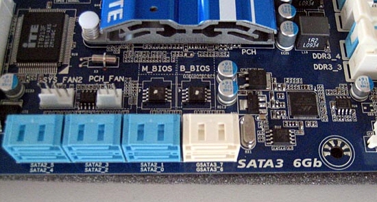 Gigabyte P55A UD4 board 03 - Nova e melhorada GA-P55A-UD4 (SATA 3 e USB 3.0)