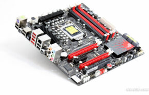 Asus Maximum III Formula, gama alta para os novos Core i5/i7.