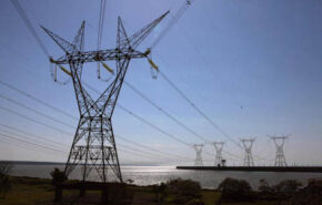 58249165 Apagão pode comprometer dados das empresas