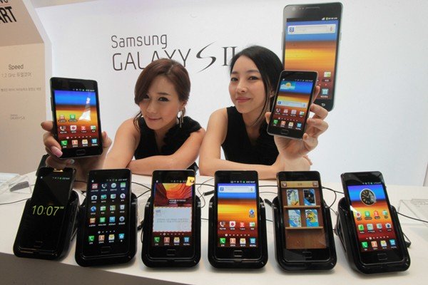 110428sech023 - Samsung Galaxy S II começa a 'invasão' de 120 países