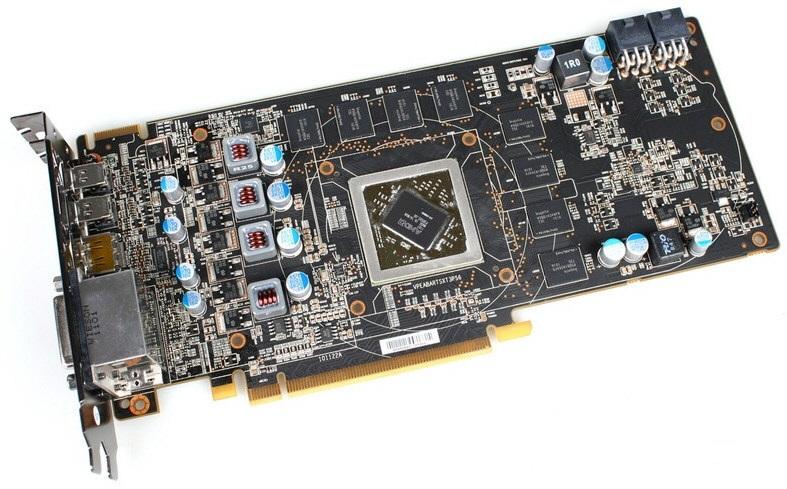 xfxradeonhd679003 - Imagens e especificações da XFX Radeon HD 6790.