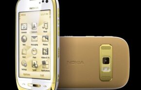 11x0525100334 Nokia Oro, um C7 com detalhes de luxo