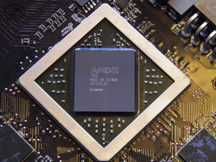 AMD Radeon HD 6990 gpu 728 75 - As Radeon HD 7950 e 7970 terá versão dual-GPU