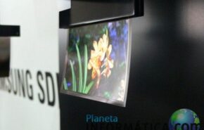 Tela OLED ultra fina da Samsung balança com o vento