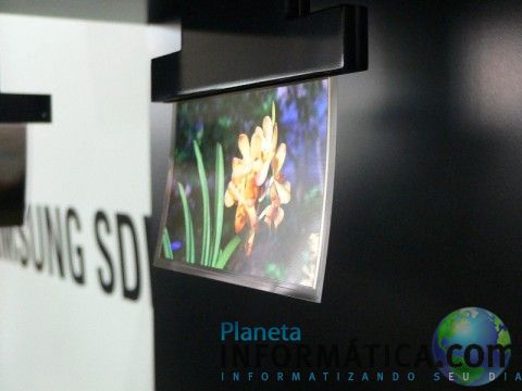 samsung flapping oled 480x360 - Tela OLED ultra fina da Samsung balança com o vento