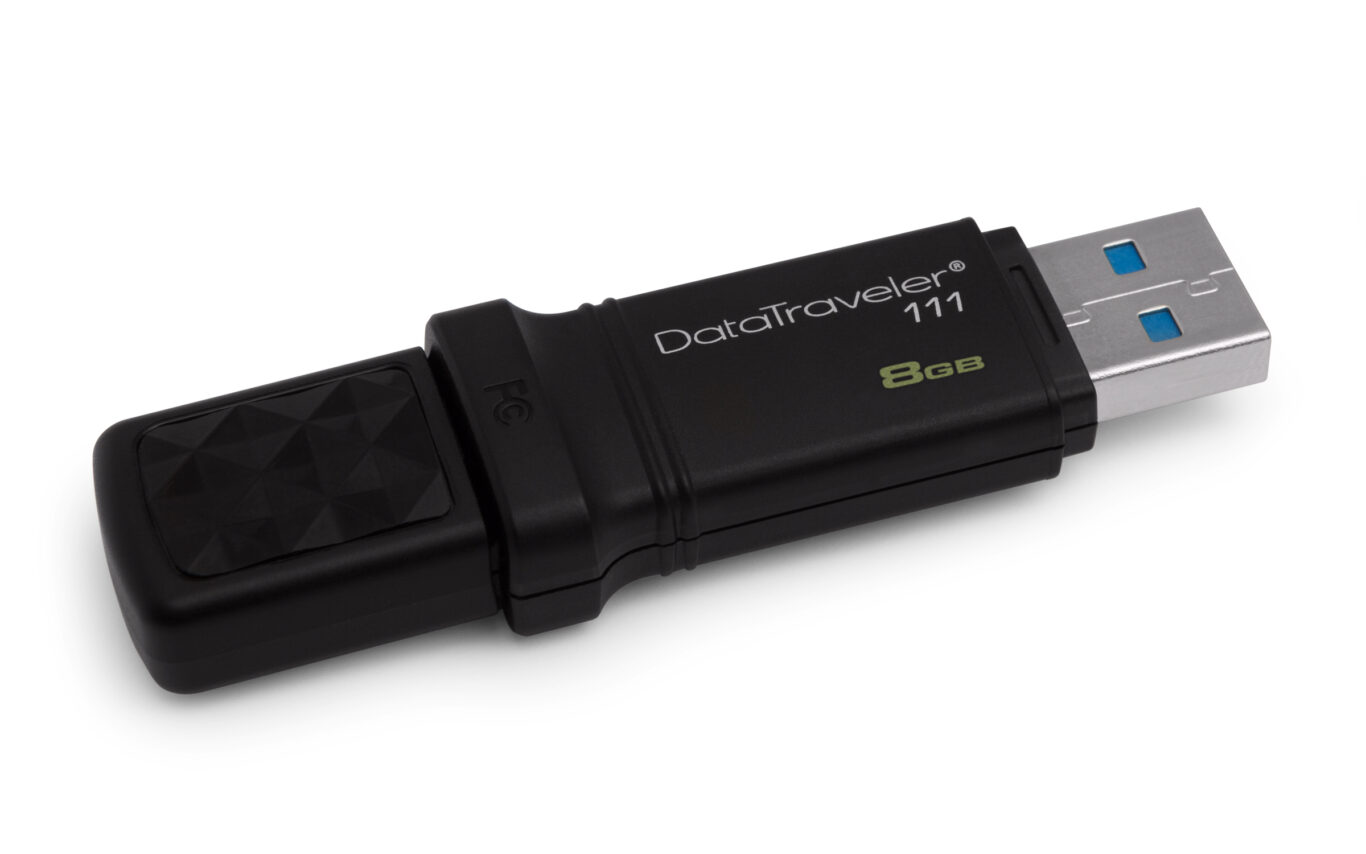 DT111 ac 8 hr 1366x854 - Novo pendrive da Kingston com USB 3.0
