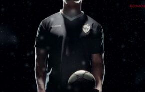 Hoje começa o duelo FIFA 15 vs PES 2015